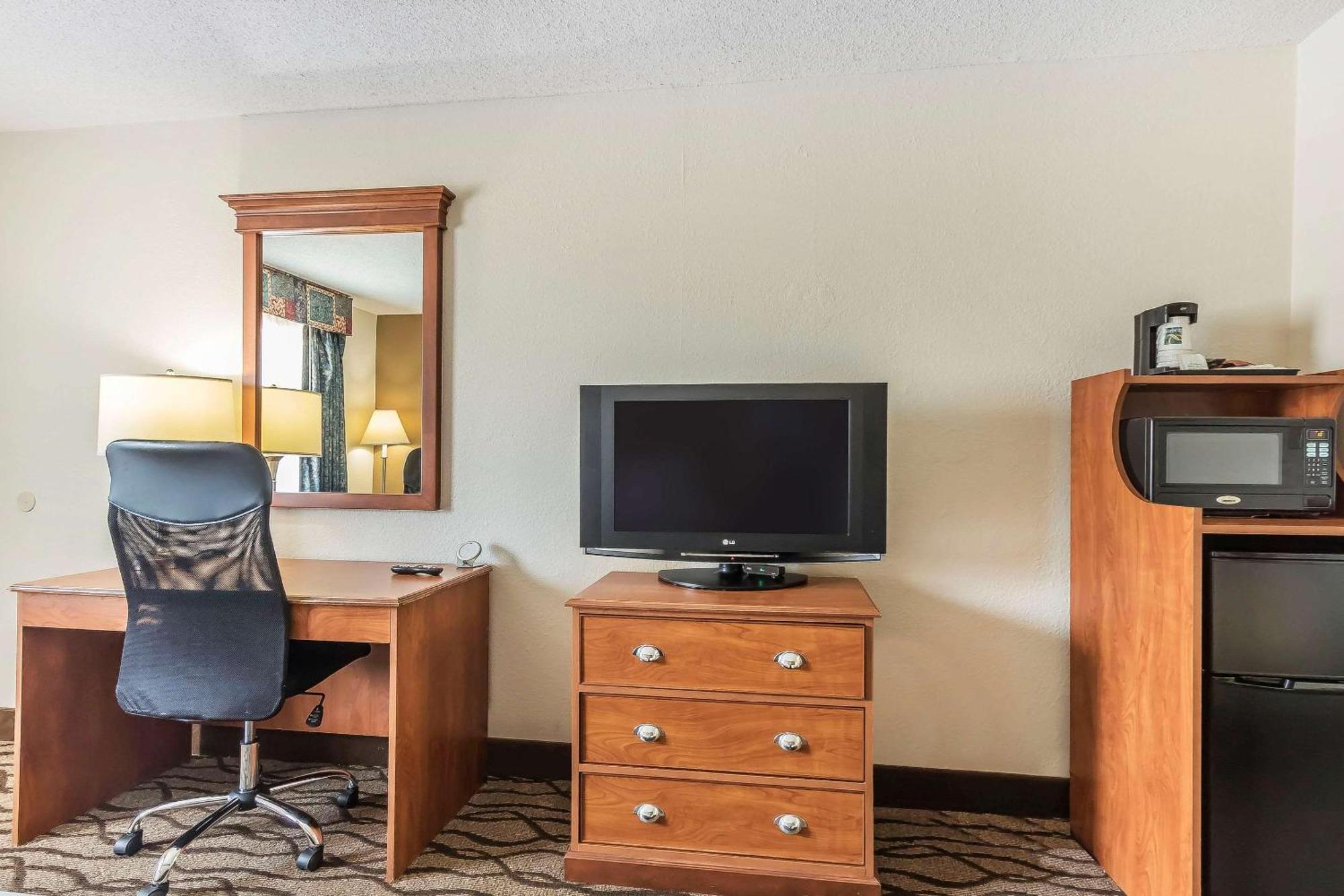 Quality Inn Charleston - Sikeston Kültér fotó