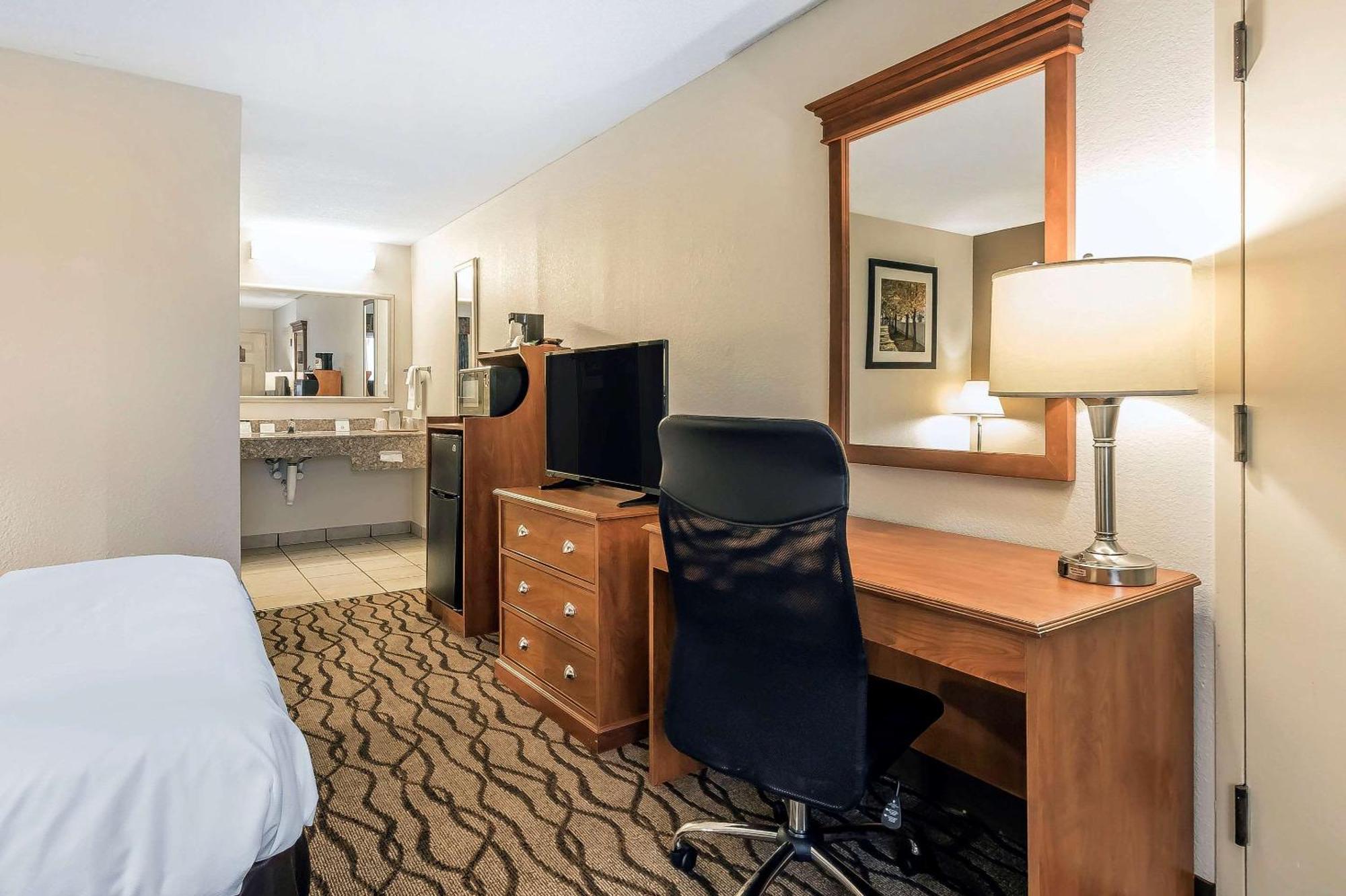 Quality Inn Charleston - Sikeston Kültér fotó